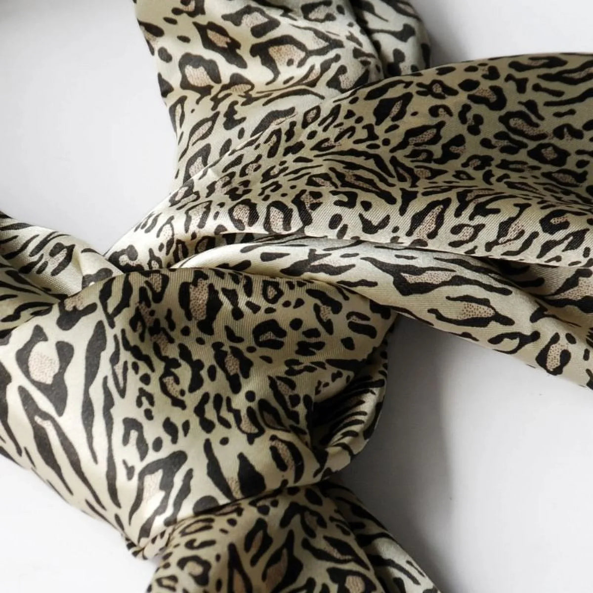 Natural Scarf/Wrap/Shawl(Small) Soft Fashion Zebra Blancho & Exquisitely Silky Leopard Design