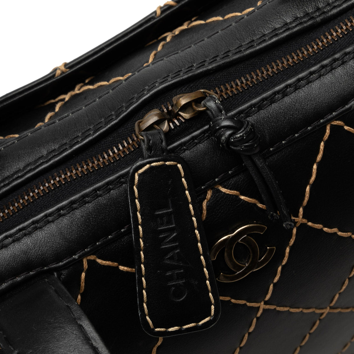 Lambskin Unisex Handbag CC HandleBag Wild Authenticated Leather Top (Good) Chanel Stitch Pre-Owned