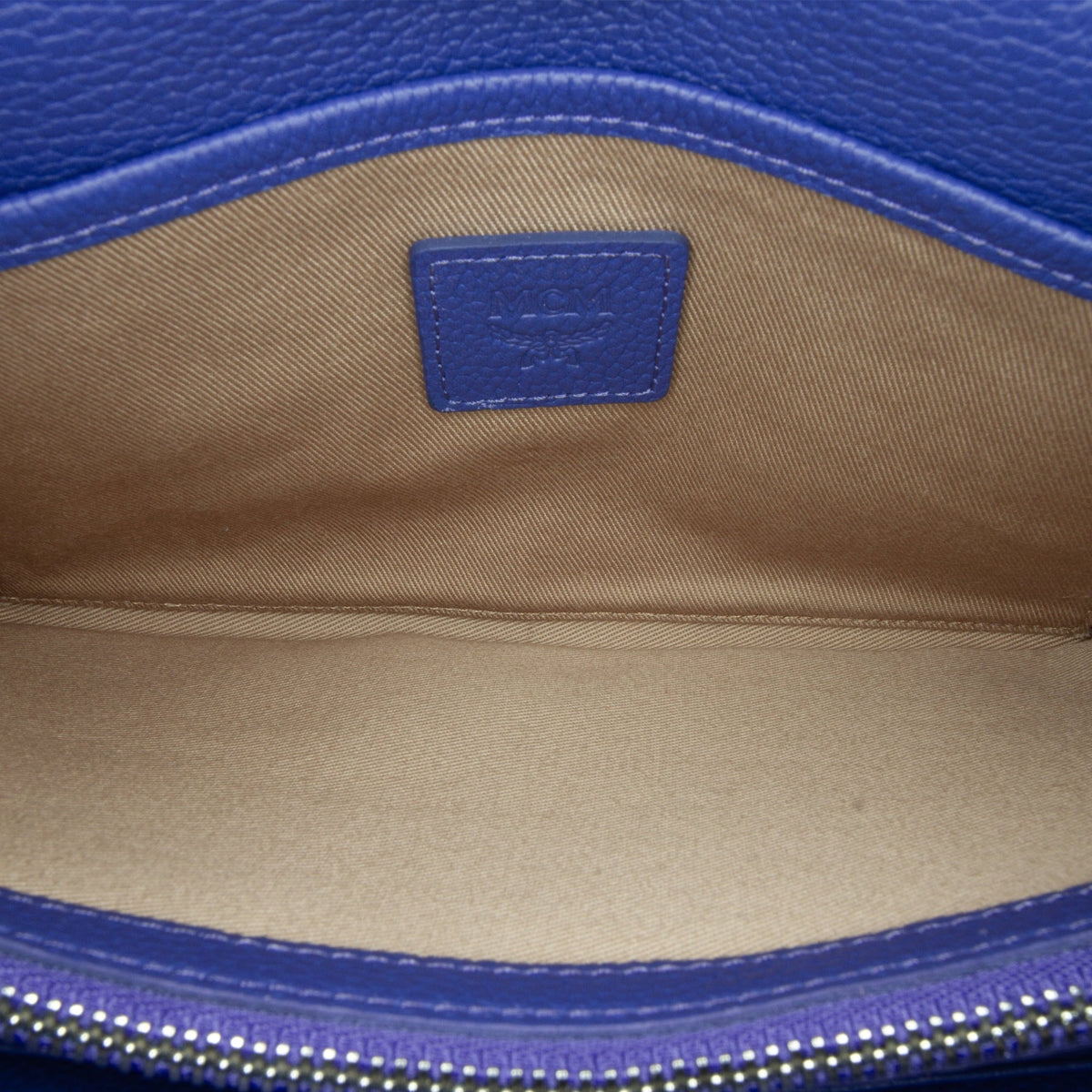 Blue Chain Wallet Crossbody Leather Studded Pre-Owned Authenticated (Good) Bag Calf Unisex Patricia MCM on