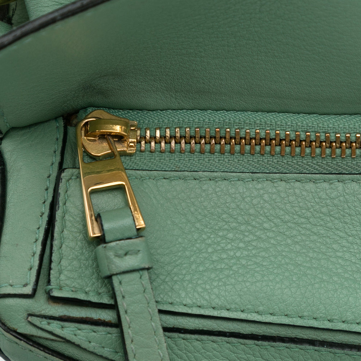 LOEWE (Good) Satchel Puzzle Green Leather Medium Pre-Owned Calf Unisex Authenticated