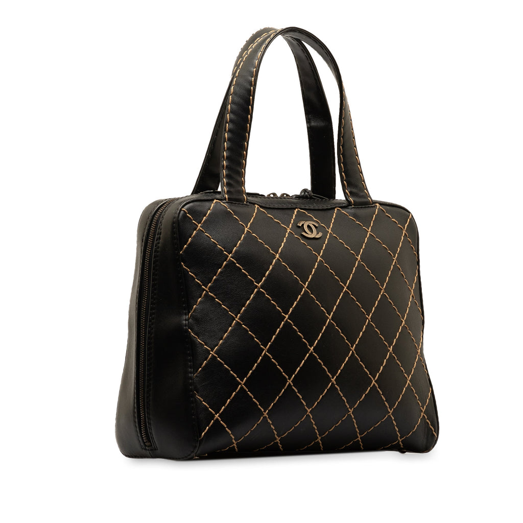 Lambskin Unisex Handbag CC HandleBag Wild Authenticated Leather Top (Good) Chanel Stitch Pre-Owned