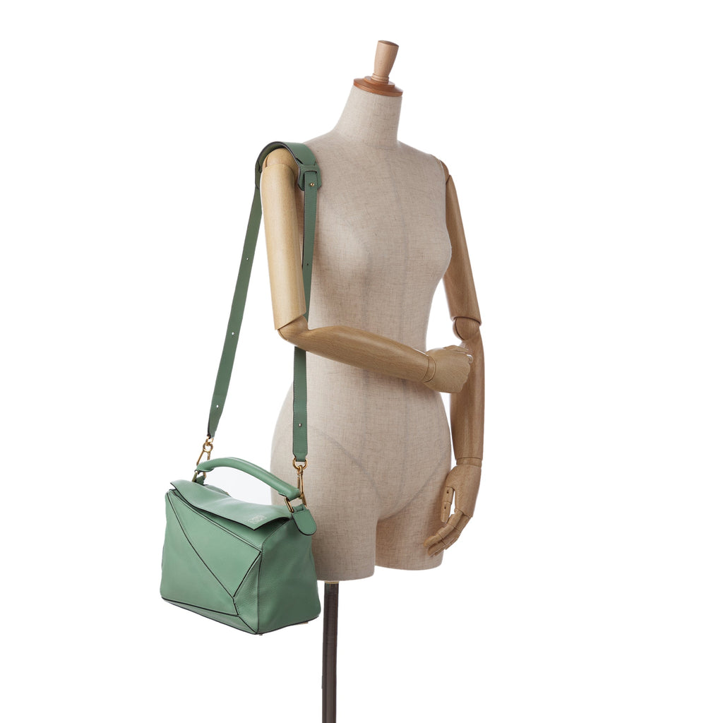 LOEWE (Good) Satchel Puzzle Green Leather Medium Pre-Owned Calf Unisex Authenticated