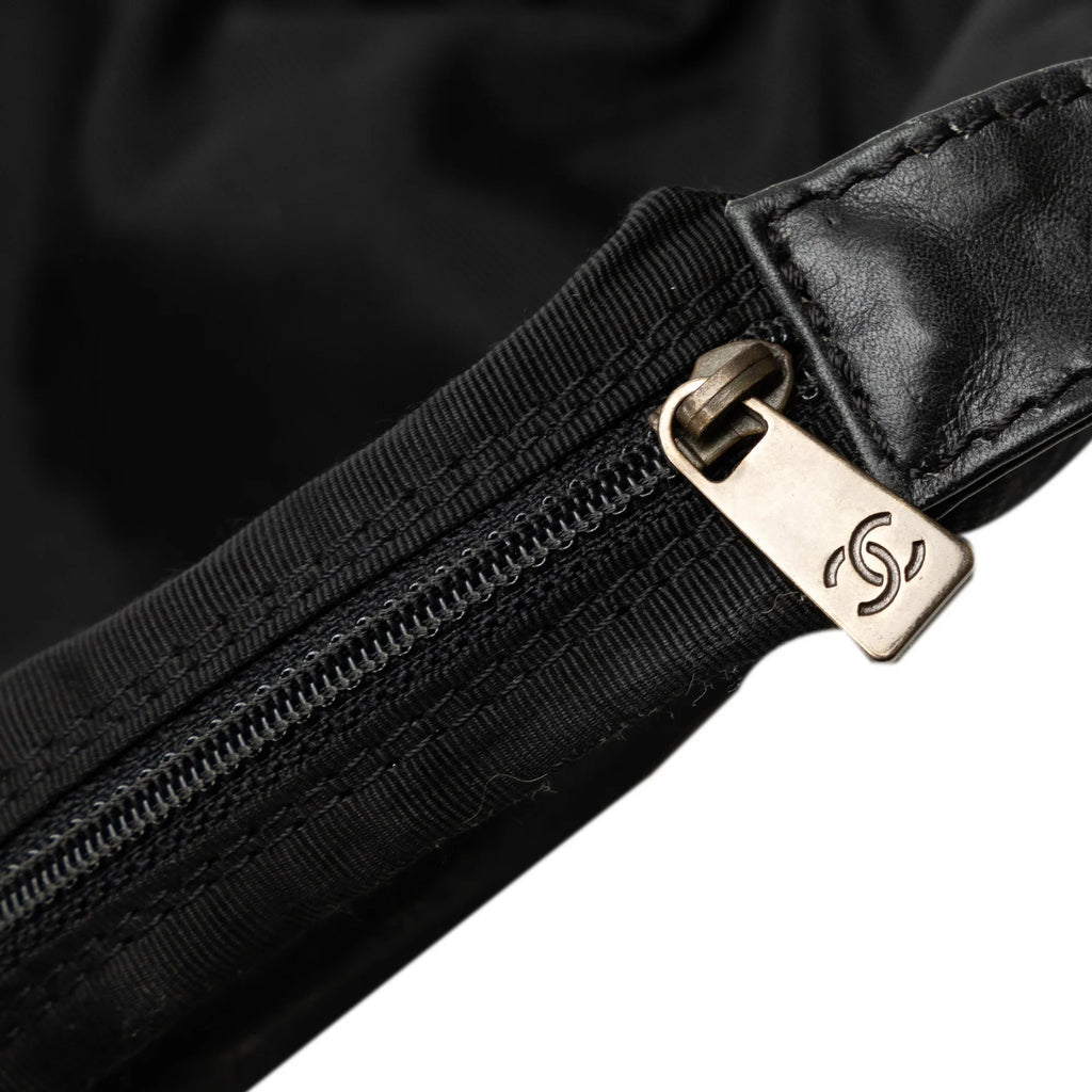 Lambskin Unisex Handbag CC HandleBag Wild Authenticated Leather Top (Good) Chanel Stitch Pre-Owned