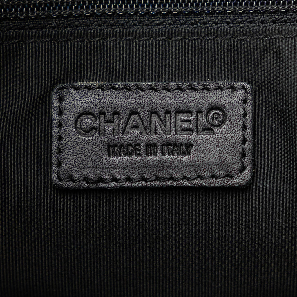 Lambskin Unisex Handbag CC HandleBag Wild Authenticated Leather Top (Good) Chanel Stitch Pre-Owned