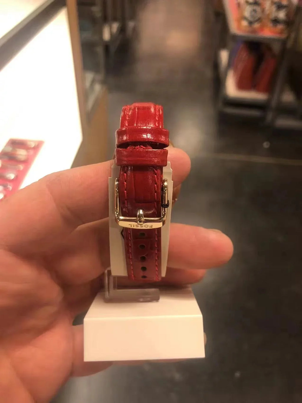 Red Vale Fossil Watch Date Three-Hand BQ3772 Leather
