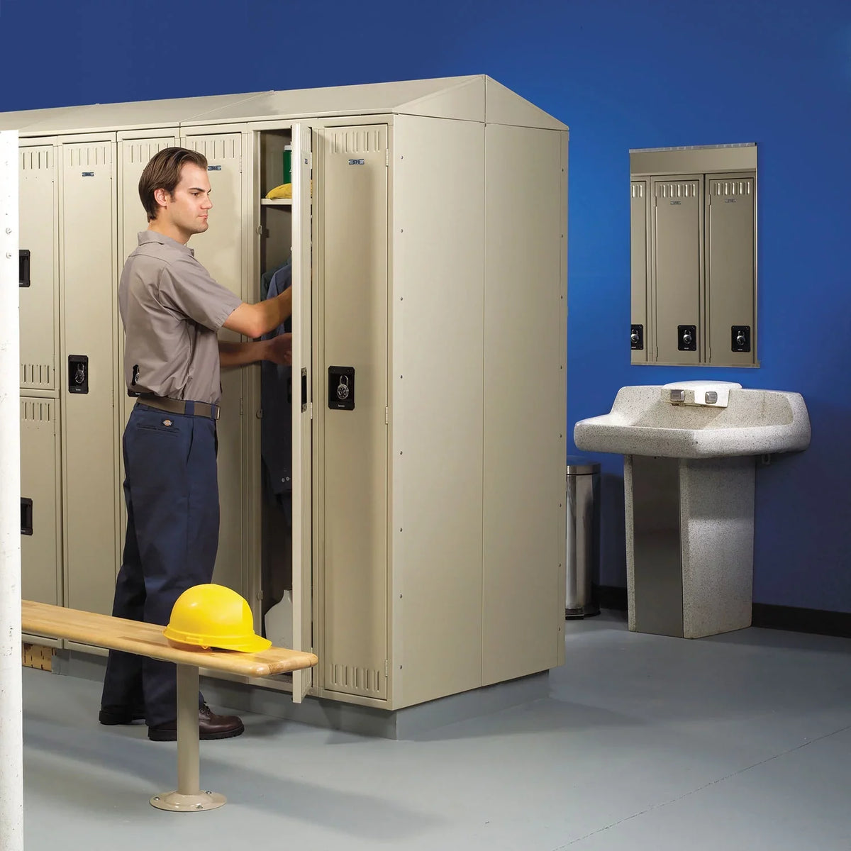 x DTS121836CMG Medium Tier 18d x Gray 36w Tennsco Locker, Double 72h,