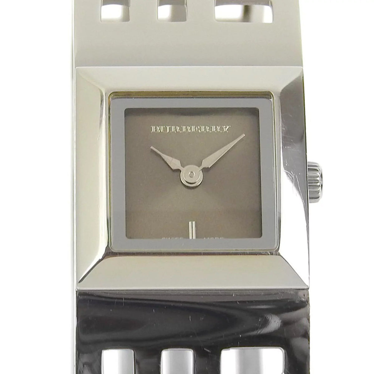 Brown Steel BU4701 Display BURBERRY Ladies Analog Heritage (Fair) Dial Pre-Owned Burberry Quartz Silver Bangle Stainless Watch